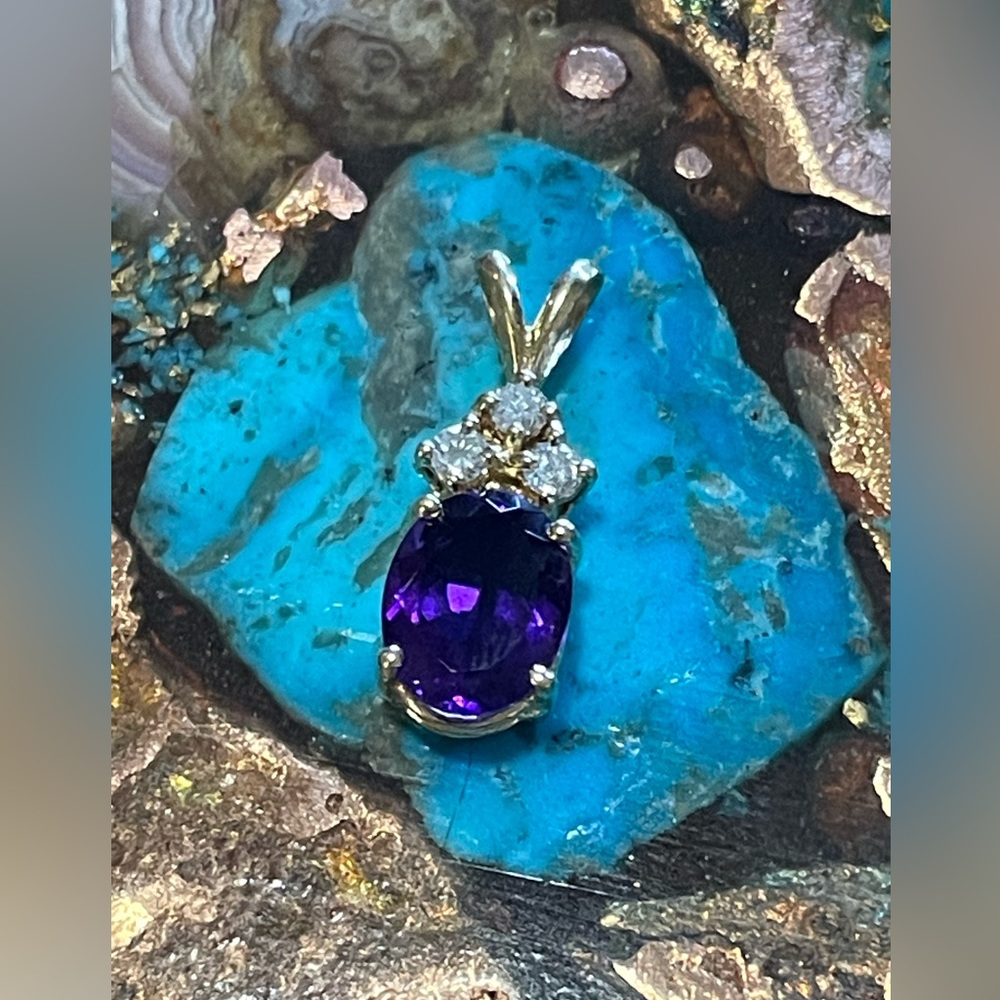 14K Yellow Gold Pendant with Oval Amethyst and Diamond Accent